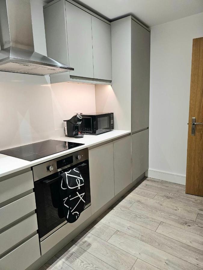 C2, Spacious 2 Bedroom Flat In Wembley Appartement Londres