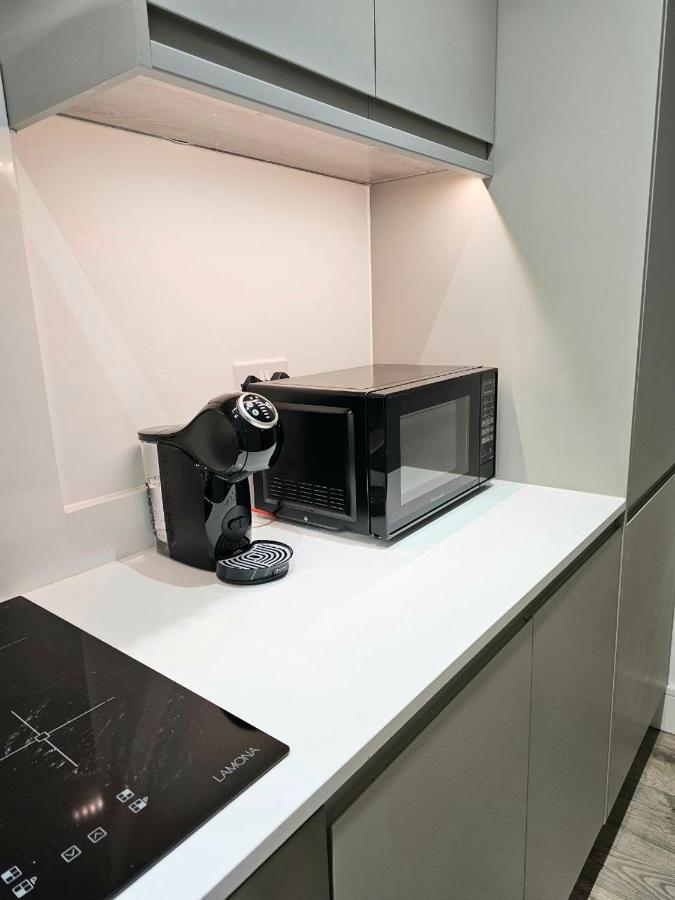 C2, Spacious 2 Bedroom Flat In Wembley Apartamento